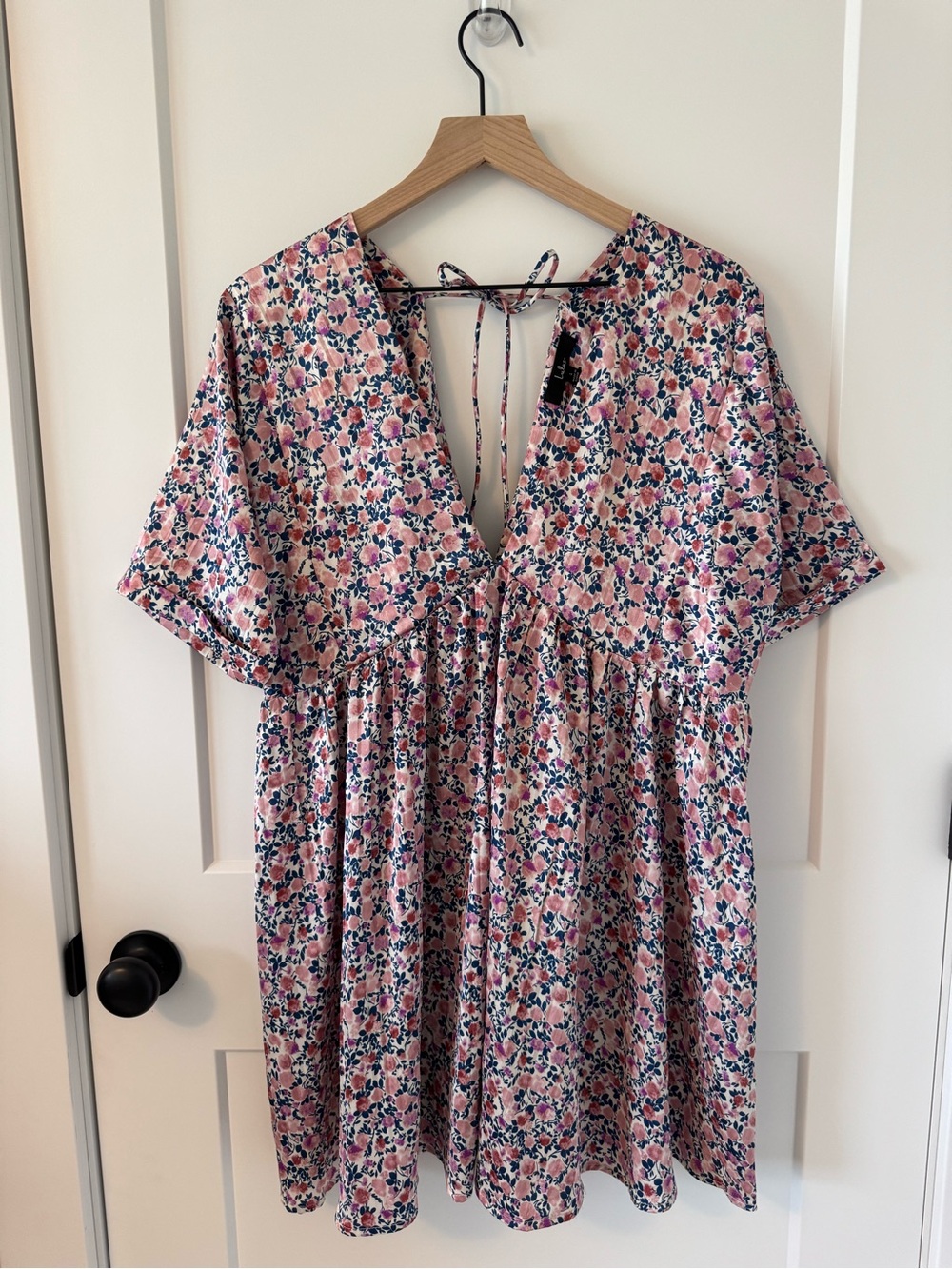 Lulu's Pink Floral V-Neck Tie-Back Mini Dress, Size L